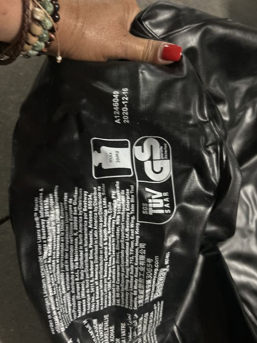 Vendo colchão de casal . marca Bestwsy com bonba incluida