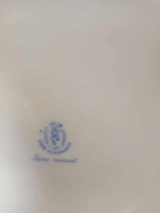 Продам фарфоровую вазу Румыния