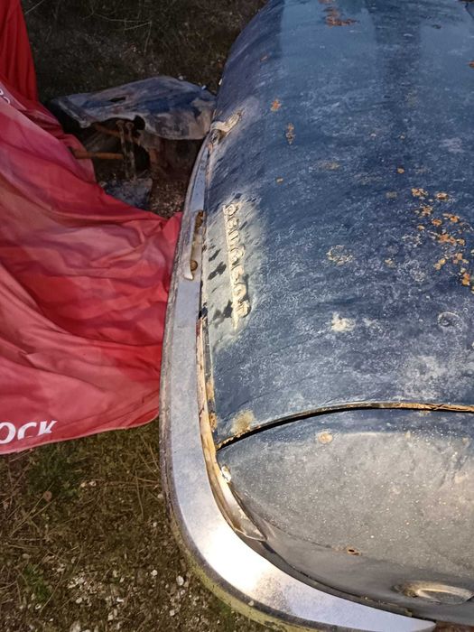 Clássico antigo Peugeot 204 1.1