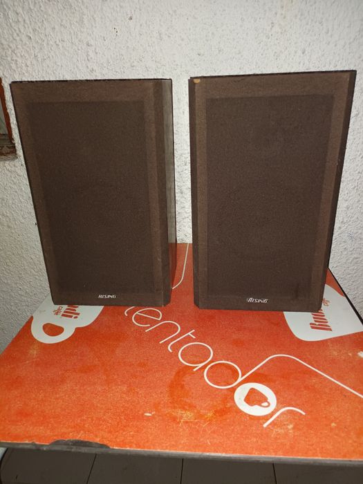 Colunas de madeira Rising64171708370179123