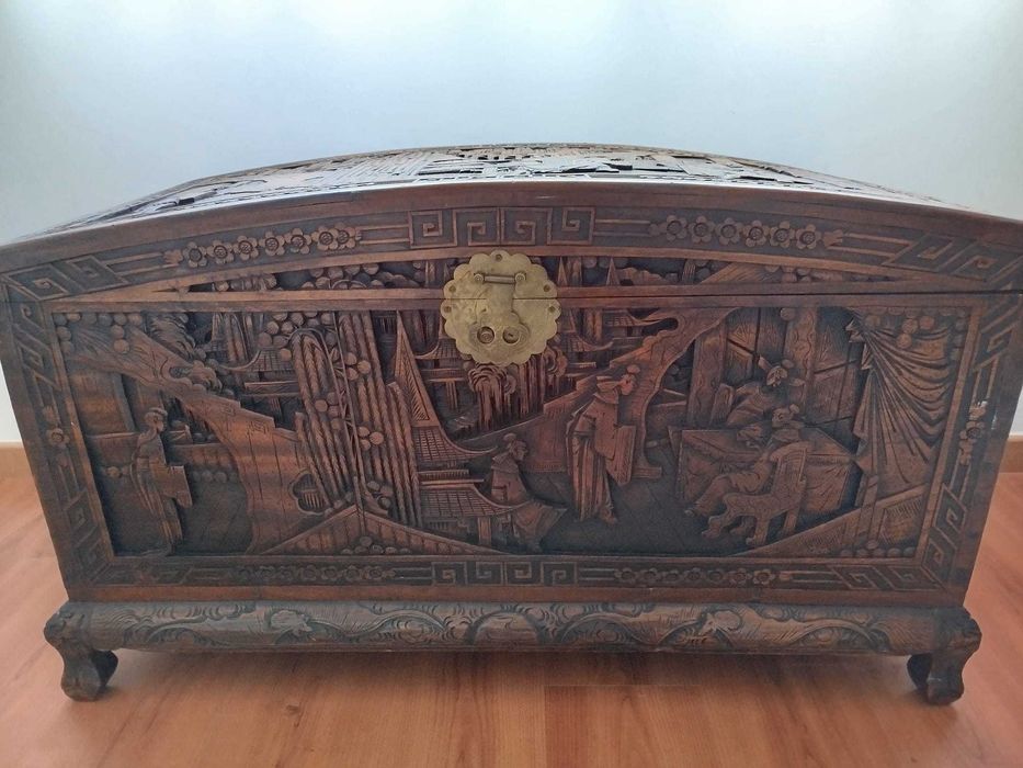 Cómoda vinda da India