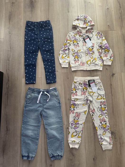 Zestaw nowych ubranek dla dziewczynki