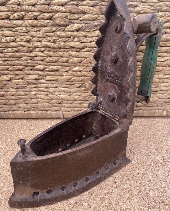 ferro de passar a roupa, antiguidade