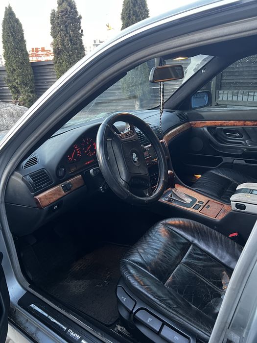 BMW 740i 1998 Газ/бенз