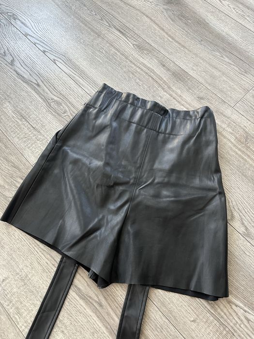 Шкіряні шорти Zara, розмір S