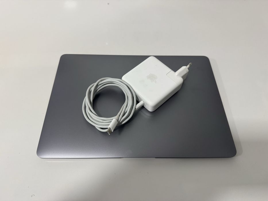 MacBook Air (Retina, 13-inch, 2019)64297674227587124