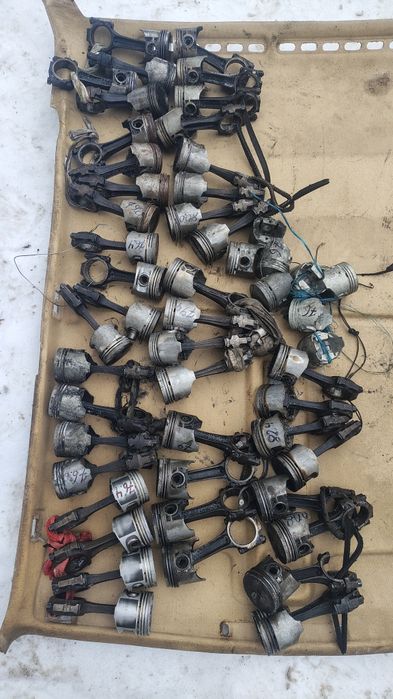 Поршня ВАЗ б.у.різні розміри