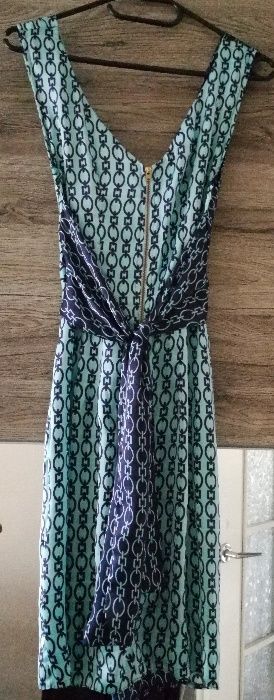 Elegancka sukienka ze wzorem rozmiar 36. Niegniecący się materiał