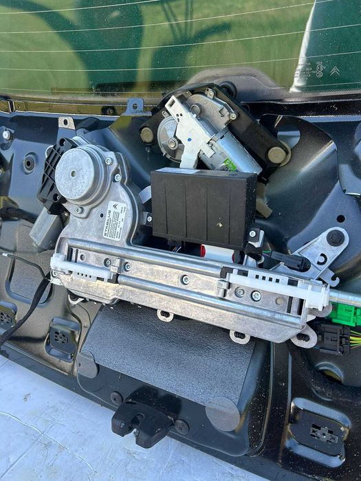 Mechanizm silniczek otwierania klapy elektrycznej Citroen C5 III X7