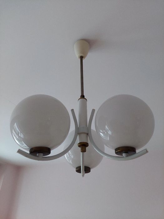 Lampa sufitowa typu Sputnik