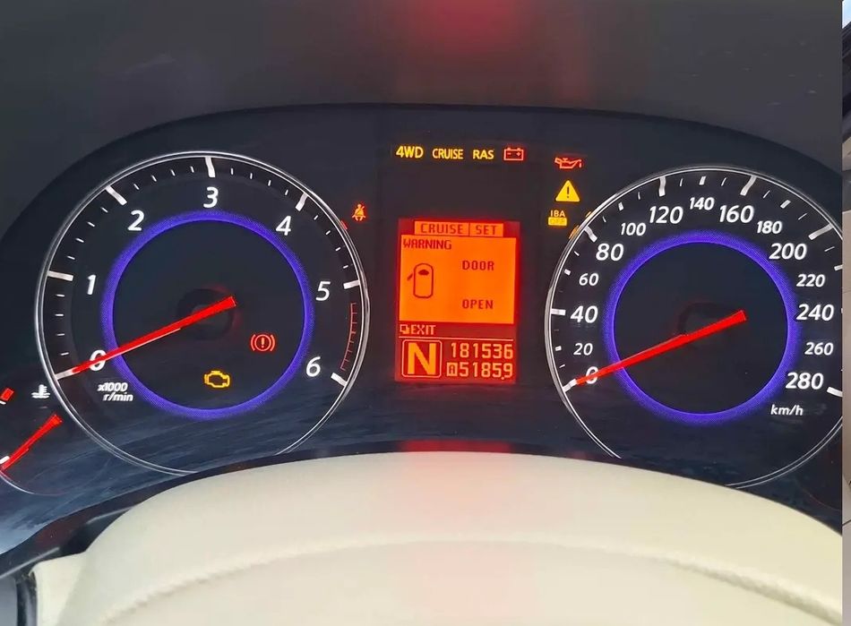 Infiniti Fx 30 s 2011 року випуску