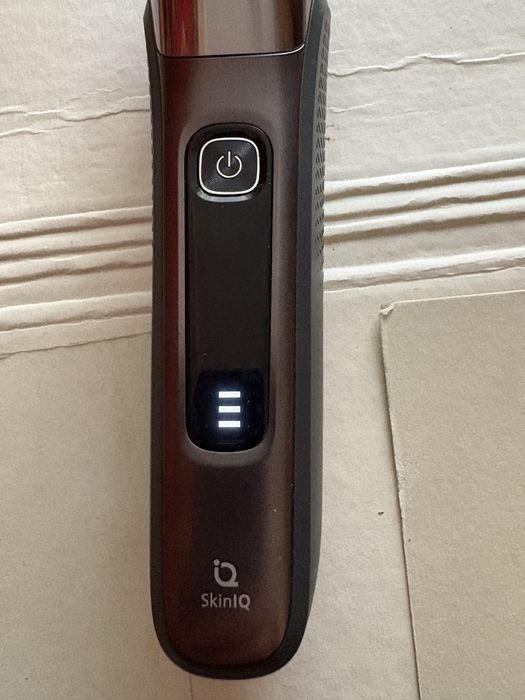 Продам эл.бритву Philips 7000series