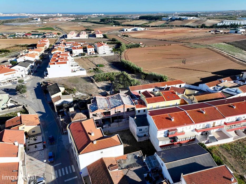 Apartamento T2 com Varanda & Parqueamento Privado, a 1 km da P...