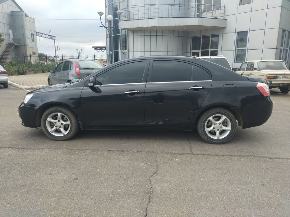 Продам Джили эмгранд ес7 2012г