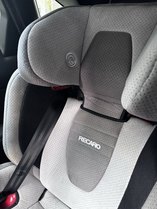 Автокрісло 4-12 років RECARO Monza Nova 2 SeatFix