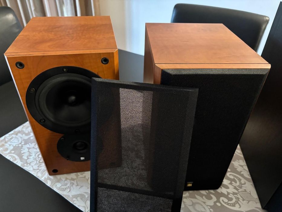 Amplificador / Receptor AV + Colunas + Subwoofer