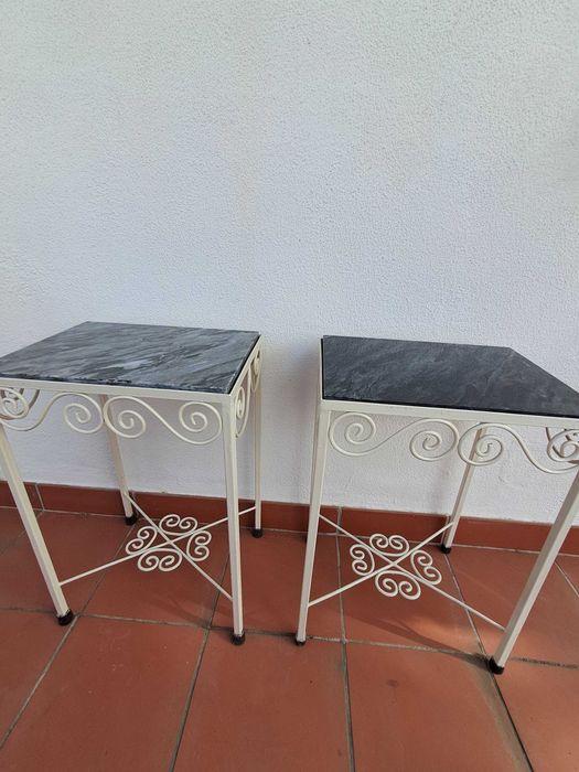 Escrivaninha e Cama