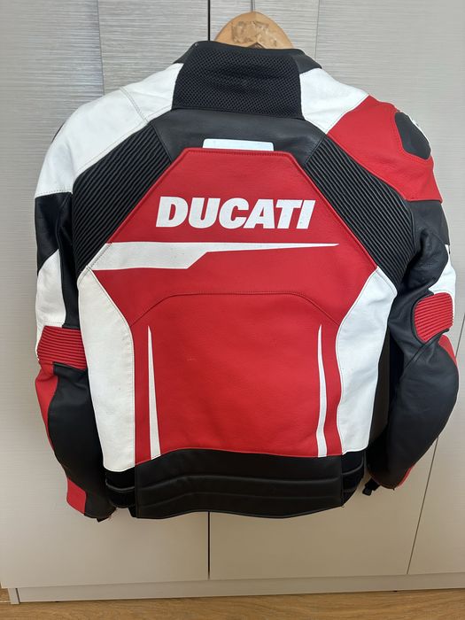 Мотокуртка Ducati