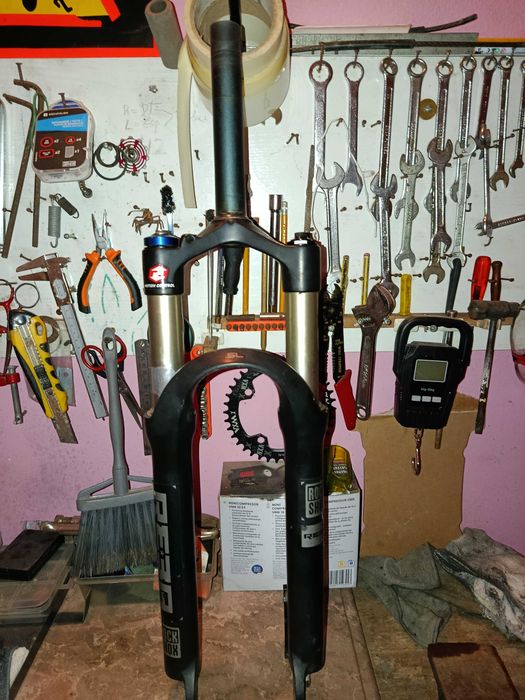 Quadro bicicleta mythus roda 26, suspensão rockshock reba roda 26 e pedaleira de rolamentos externos truvativ firex