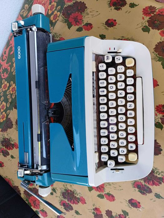 Maquina de escrever Messa, de 1983