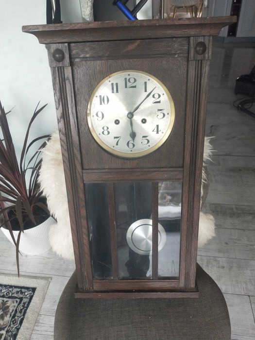 sprzedam zegar ścienny  "na chodzie"