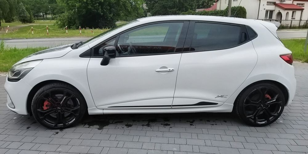 Renault Clio 1.6 Turbo RS Sport 200KM