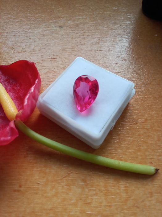 Turmalina Natural Vermelha Rosa da Tanzânia    7.60 CT