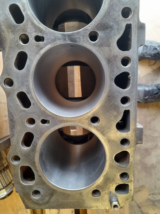 Blok dol silnika iveco daily  2.8