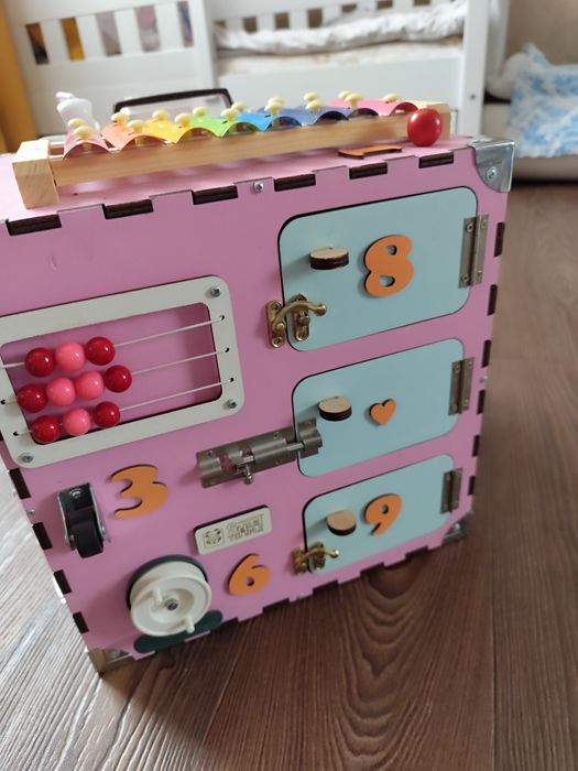 Бізікуб дерев’яний 30×30×30 см, розвиваюча іграшка, ідеальний стан