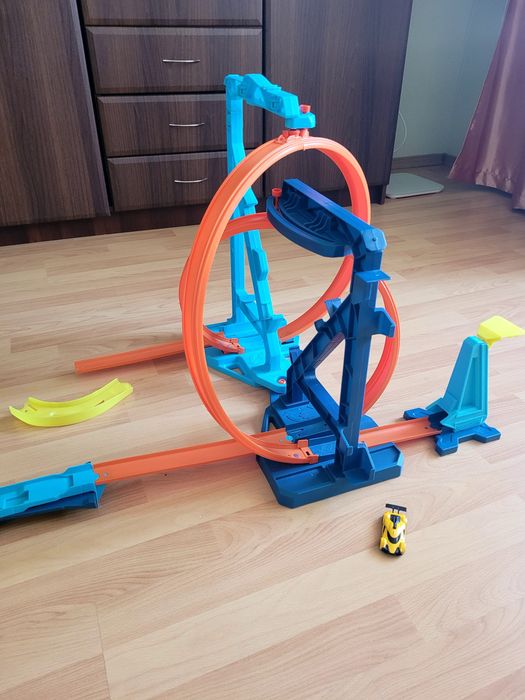 Хот вілс трек мертва петля Трек Hot Wheels Track Builder Unlimited Infinity Loop Kit Безкінечна петля (GVG10)