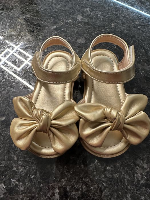 Sandalias menina