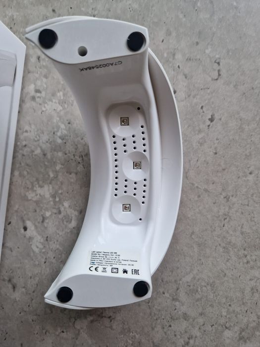 Lampa LED NeoNail 9W – stan bardzo dobry, użyta tylko 2 razy