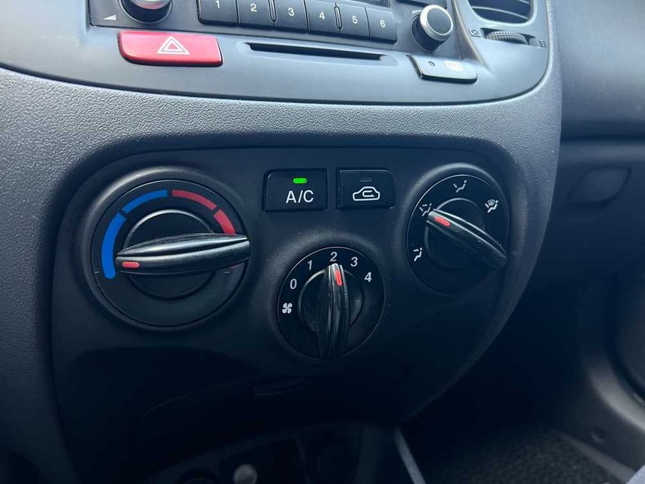 Kia Rio      2009