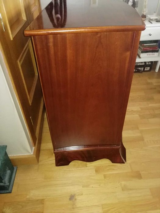 Mobília de quarto em mogno