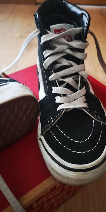 Van's preta e branca, 35