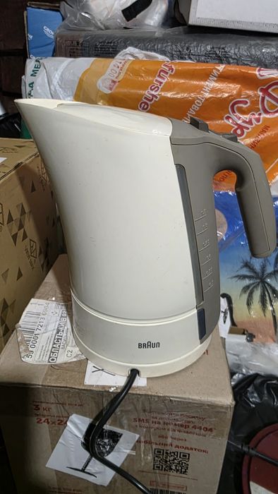 Чайник електричний