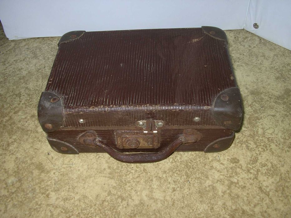 Mala Vintage, com Frascos Ventosas Antigas - Medicina