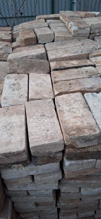 Шамотка, вогнетривка цегла.