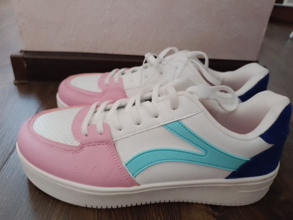 Кроссовки Reserved