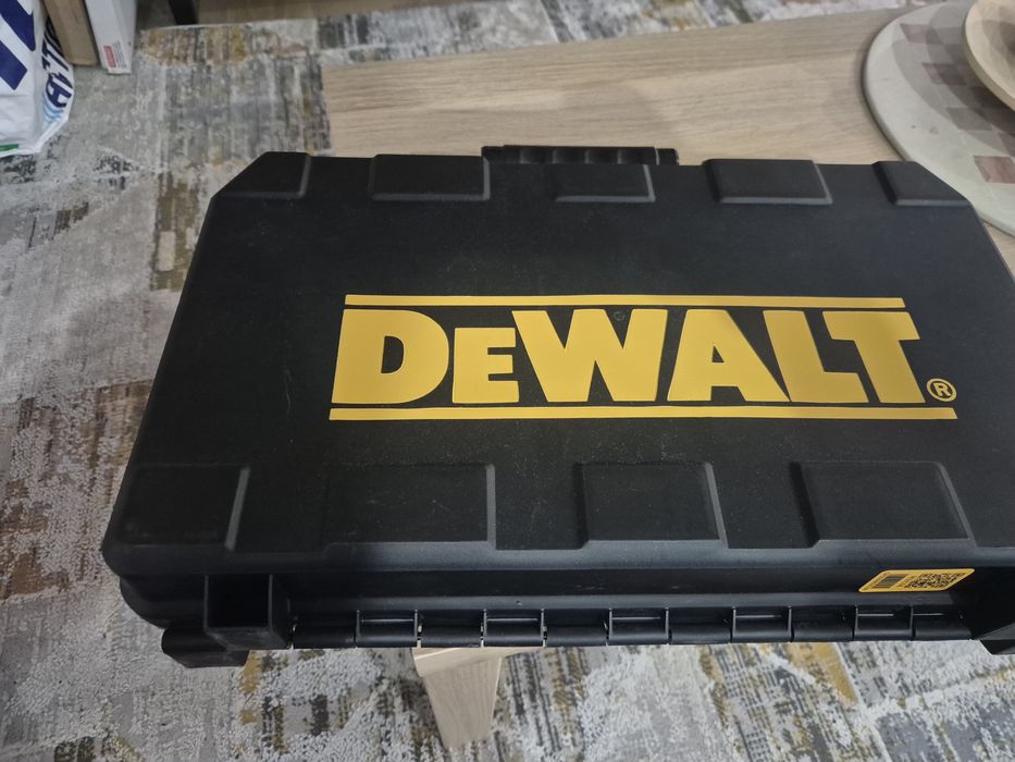 Berbequim de percussão Dewalt XR 18V.