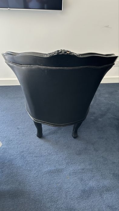 Poltrona Estilo Luís XV Preta – Vintage / Barroca