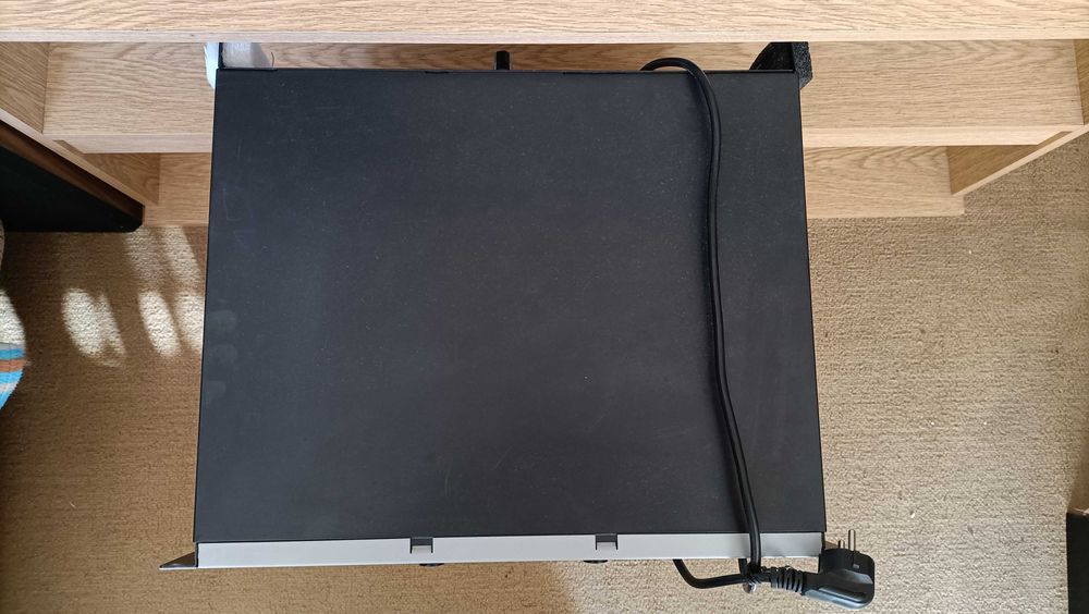 Amplificador de som de 500W - Crown LPS 800 power amplifier