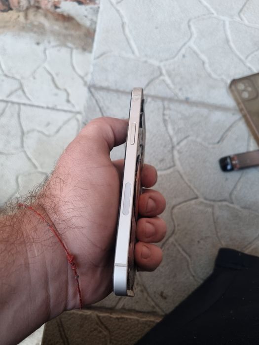 Продам iPhone 12