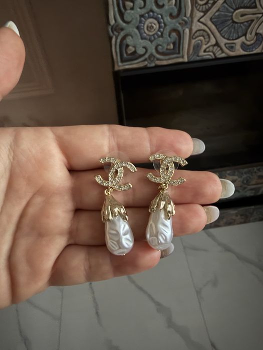 Продам стильние серьги под известные бренды