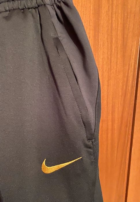 ULTIMAS - NIKE SELEÇÃO PORTUGAL Calças Fato Treino com emblema seleção