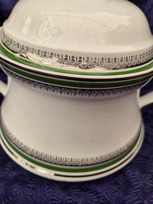 Waza ceramiczna z pokrywą