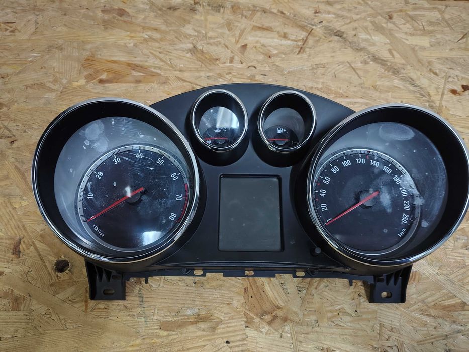 Licznik Opel insignia A 1,6 Turbo benzyna a16let Europa 12844139