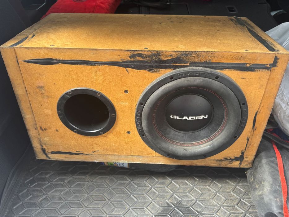Сабвуфер Gladen Audio RS-X 10 з коробкою