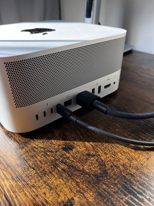 Apple Mac Studio M2 Ultra