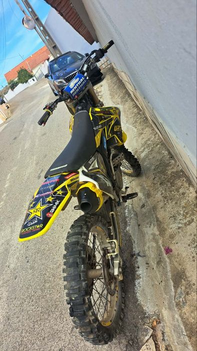 Suzuki 250 4 tempos